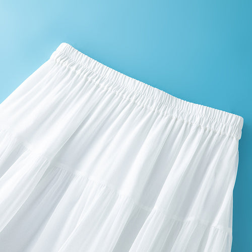 Eleganter weißer Midirock aus Seide und Spitze mit Stickereien und ausgestelltem Saum