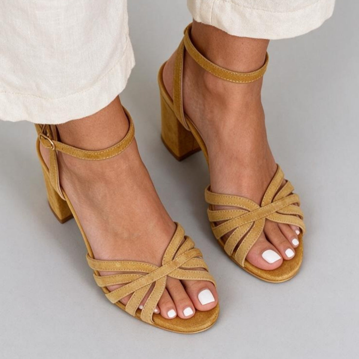 Women's Chunky Heel Peep-Toe Buckle Sandals